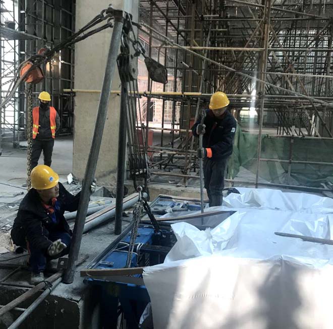 海军博物馆改扩建扶梯设备吊装现场