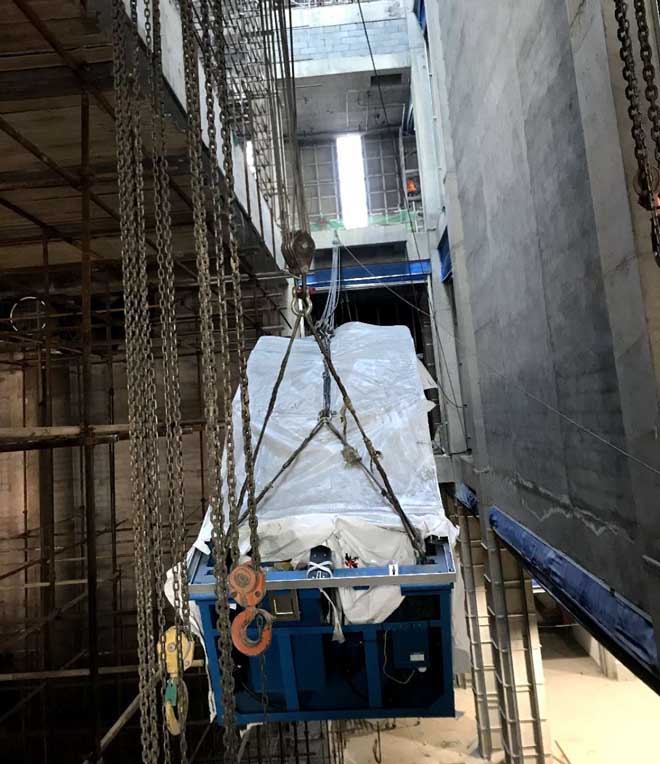 海军博物馆改扩建扶梯设备吊装现场